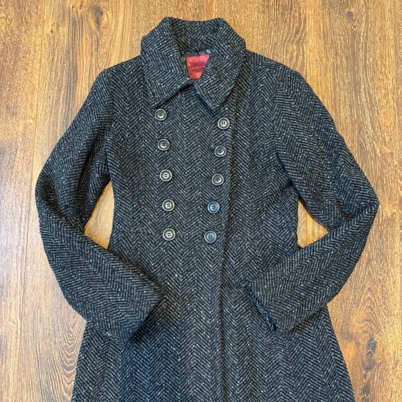 Women's Black Herringbone Coat - Picture 3 of 4